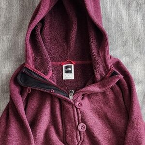The North Face Women’s Maroon Fleece Pullover Large | Button Neck Hoodie